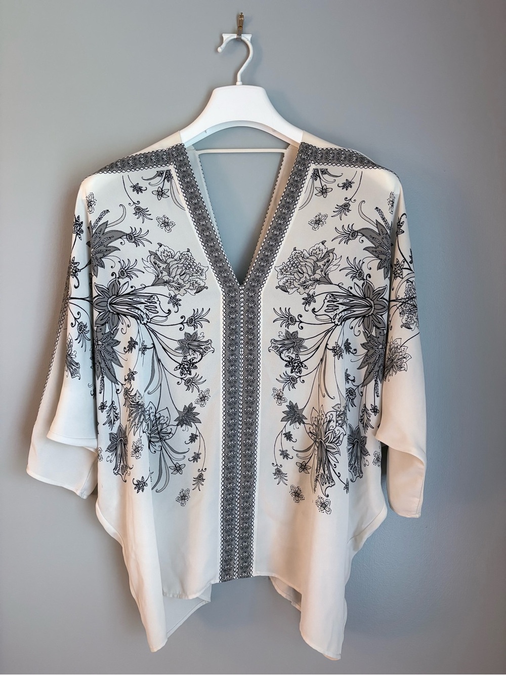 Rose + Olive Floral Kimono Top Batwing Sleeve V-Neck Blouse Size Large